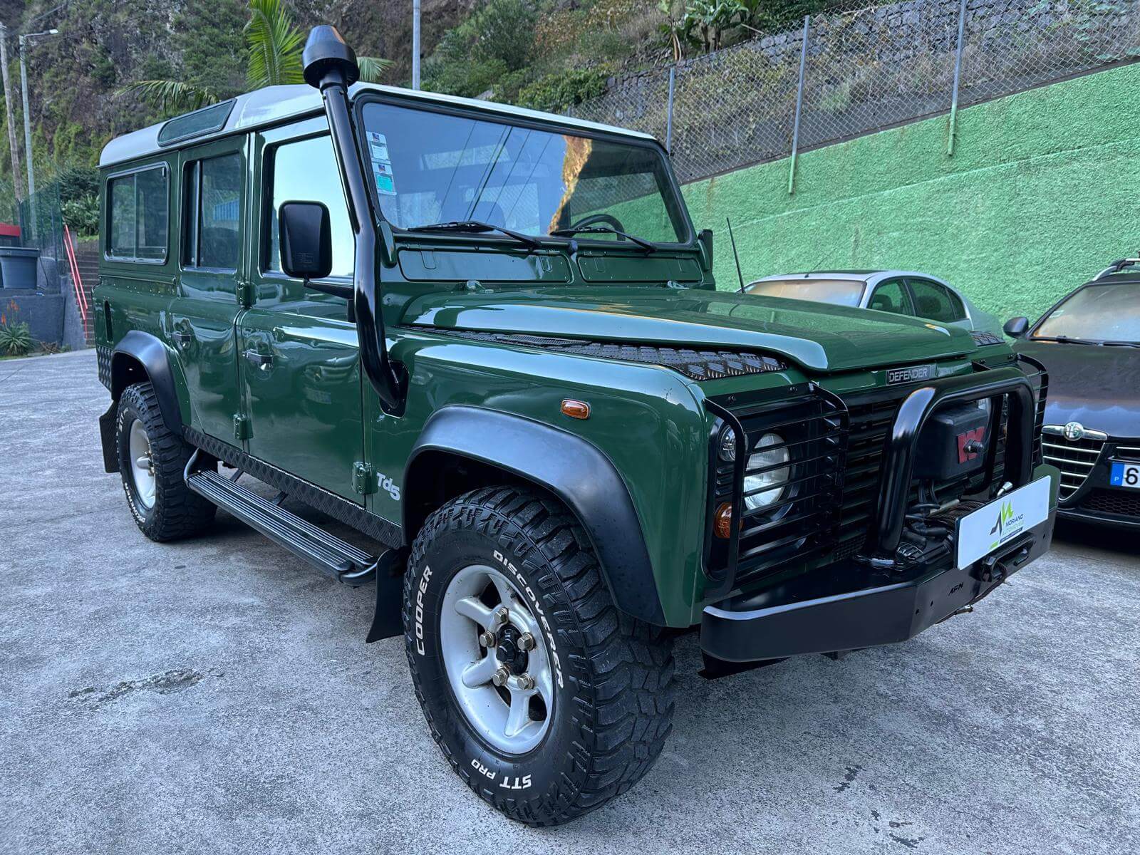 Land-Rover Defender