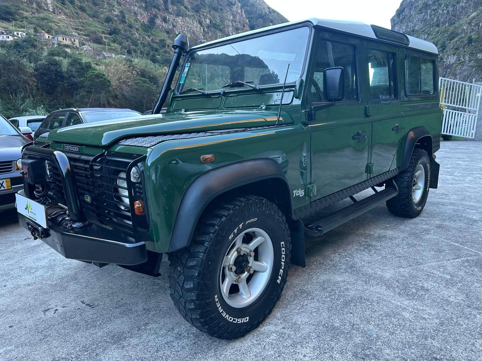 Land-Rover Defender