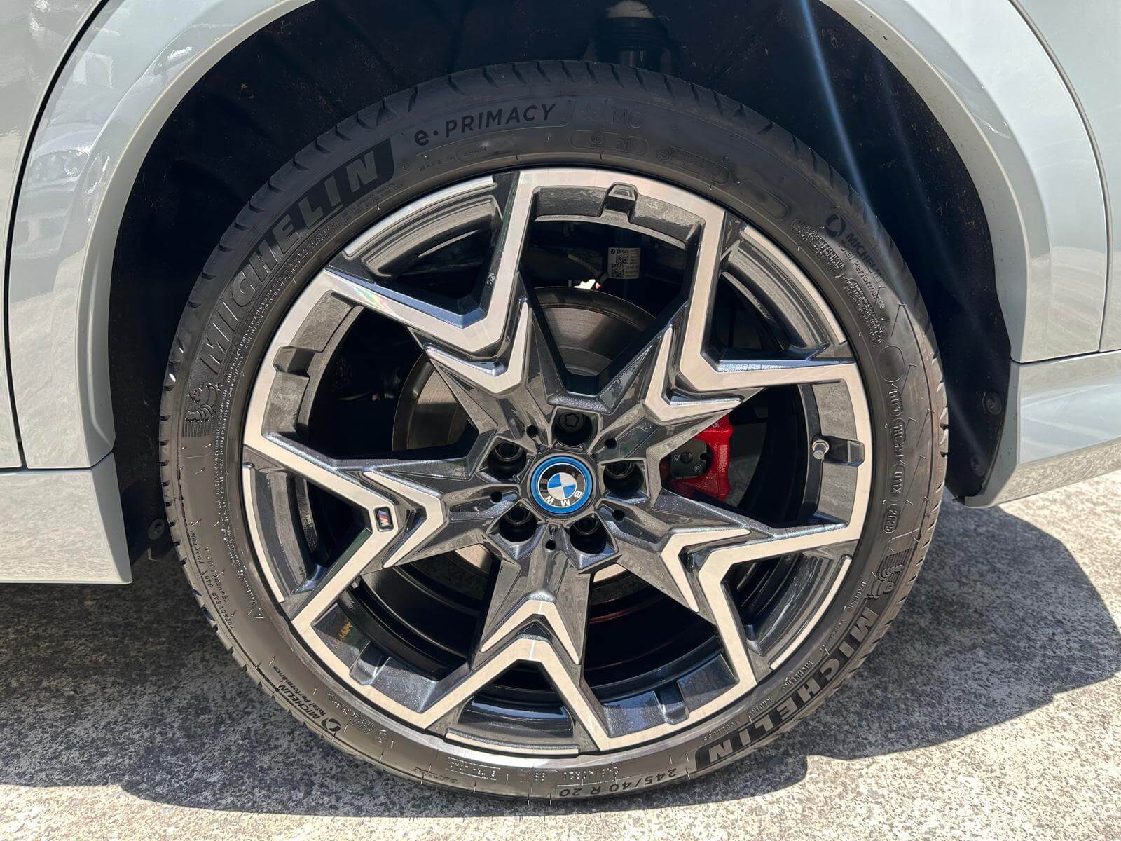 BMW iX eDrive 20
