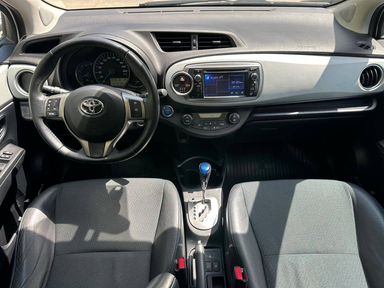 Toyota Yaris Hybrid