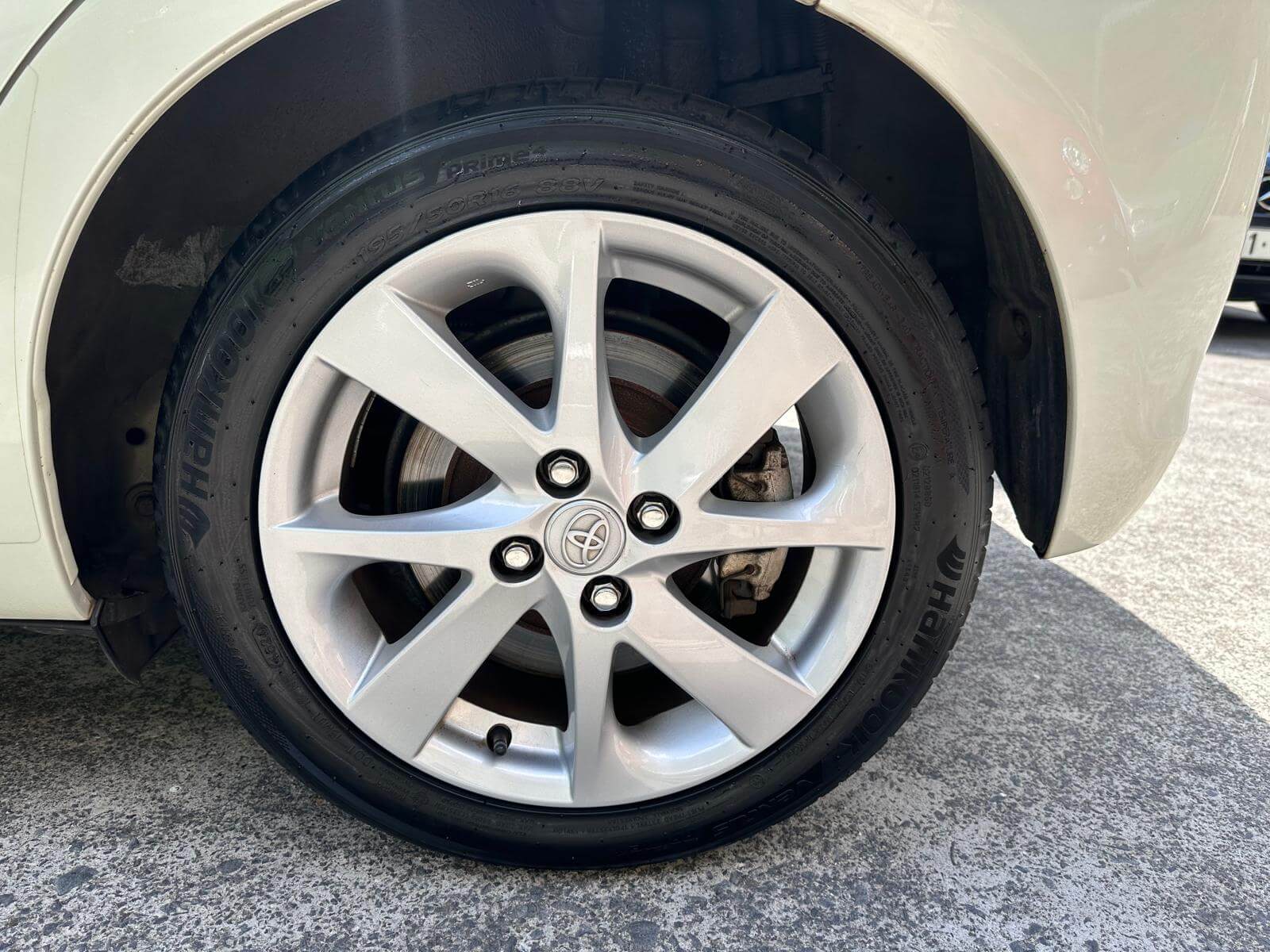 Toyota Yaris Hybrid